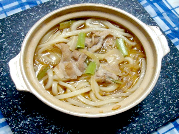 あやこばあちゃんちの豚南蛮うどんつゆ盛り付け例