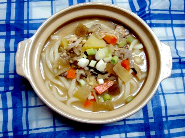 あやこばあちゃんちの田舎うどんつゆ(味噌)盛り付け例