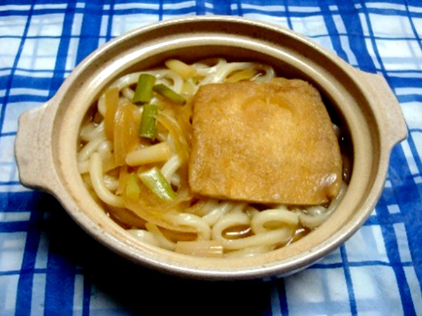 あやこばあちゃんちのきつねうどんつゆ盛り付け例